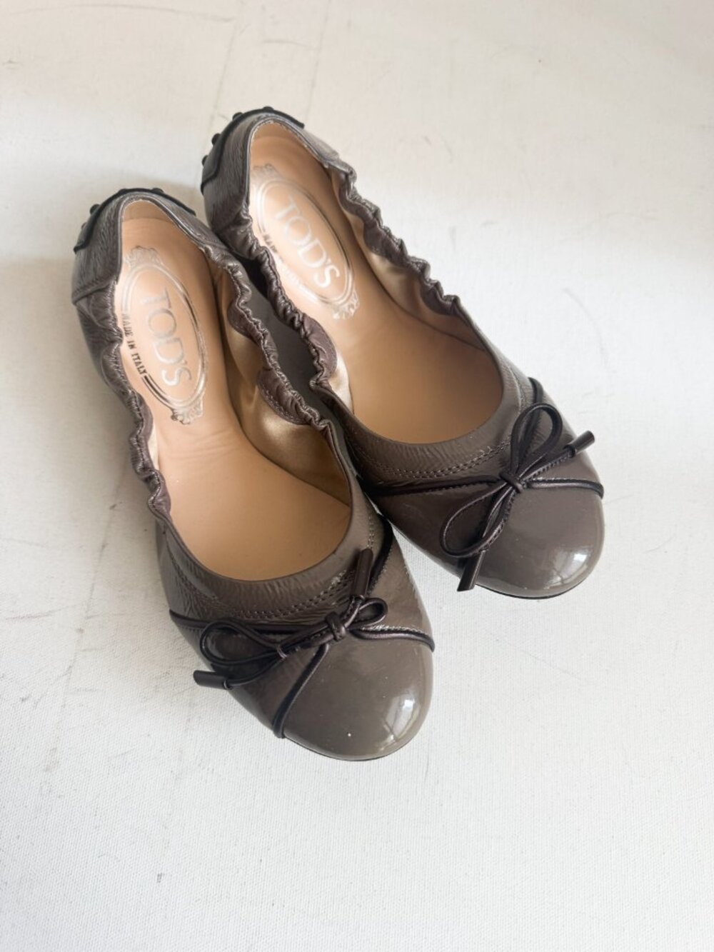 Tods Greige Brown PAtent Leather Flats 36
